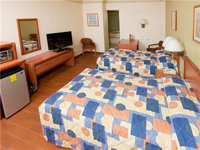 Hotel Premier 埃莫西约 外观 照片