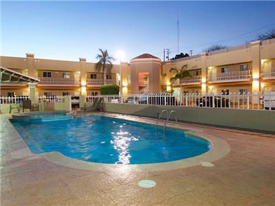 Hotel Premier 埃莫西约 外观 照片