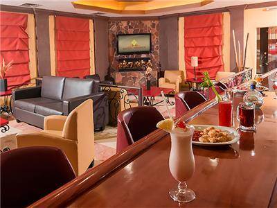 Hotel Premier 埃莫西约 外观 照片