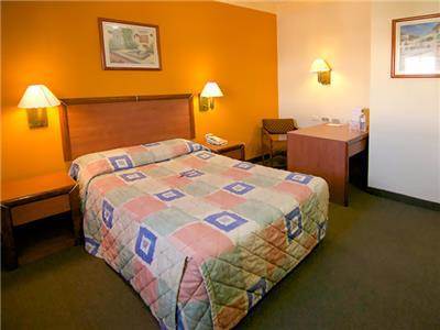 Hotel Premier 埃莫西约 外观 照片